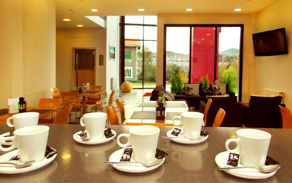 Hotel Txintxua Hernani Buitenkant foto